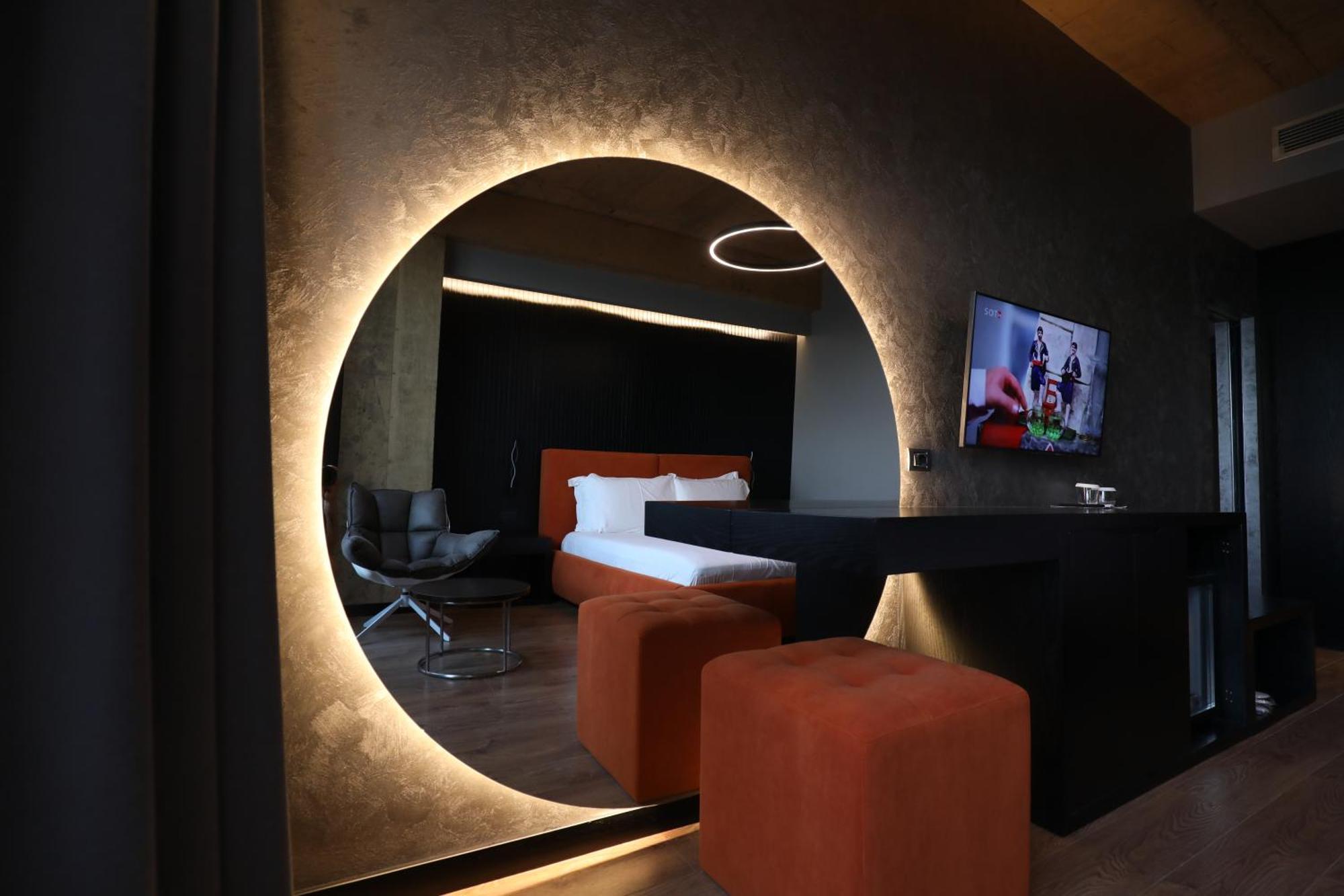 Toka Hotel Restaurant Udenisht Екстер'єр фото