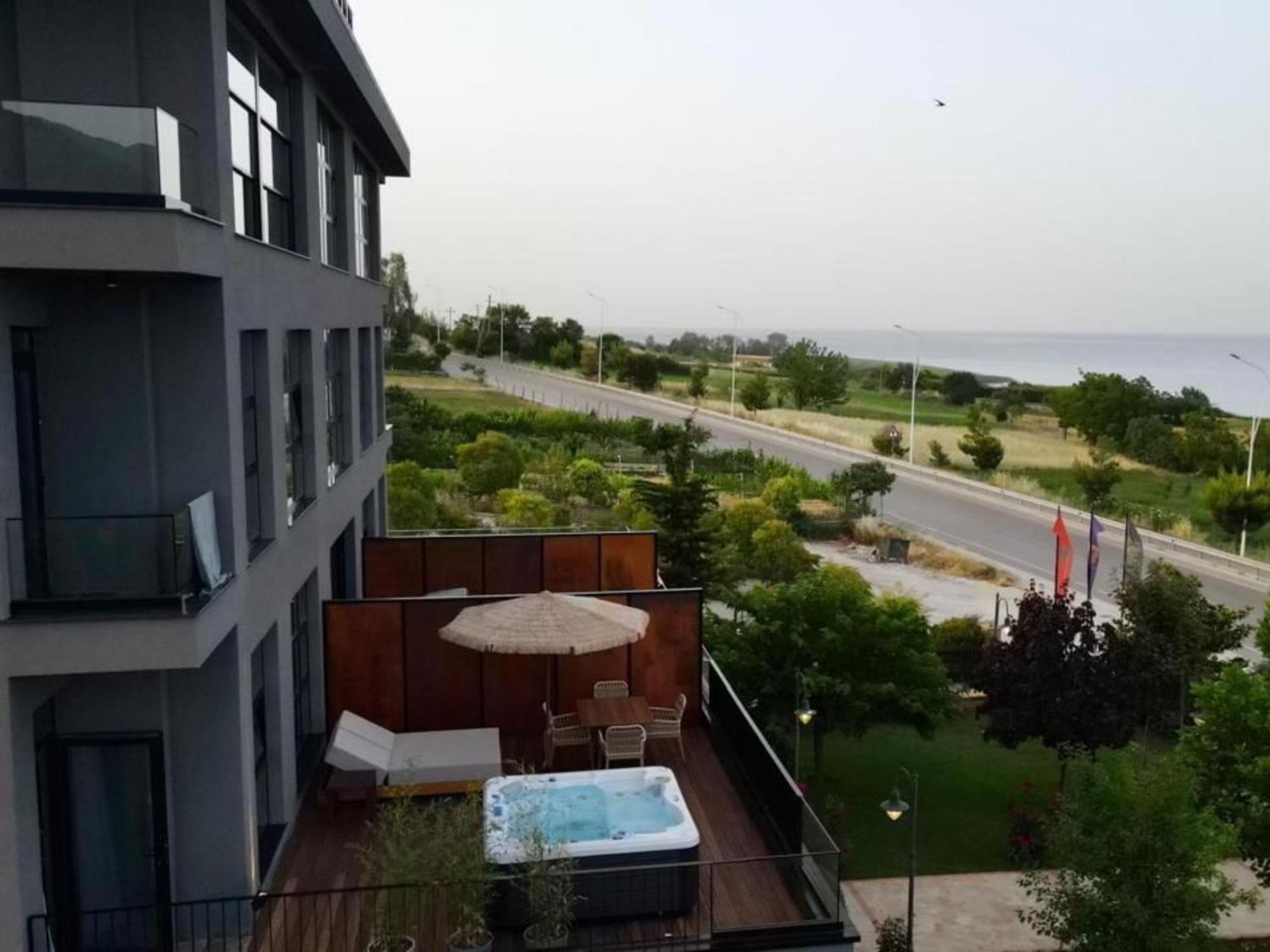Toka Hotel Restaurant Udenisht Екстер'єр фото