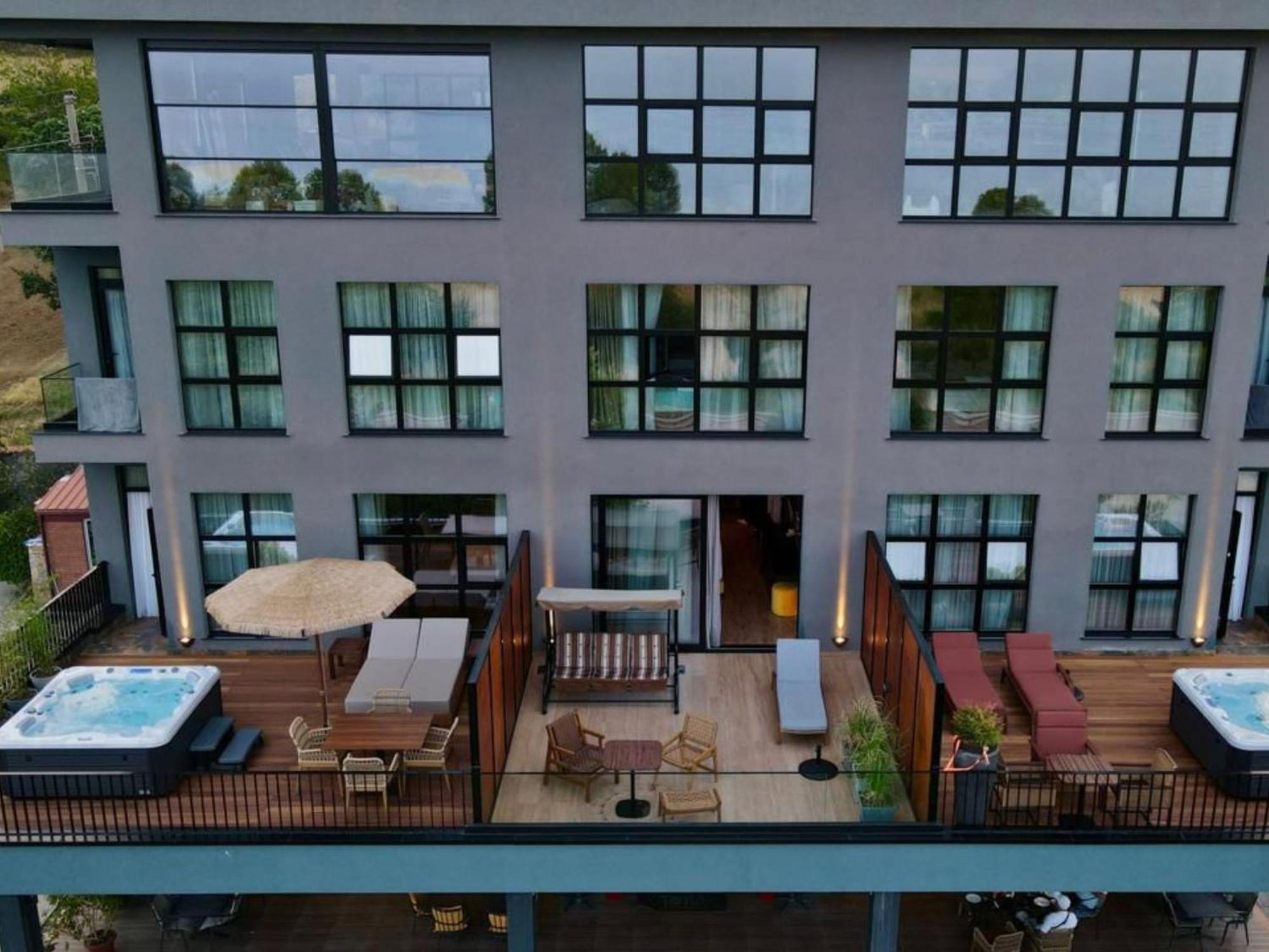 Toka Hotel Restaurant Udenisht Екстер'єр фото