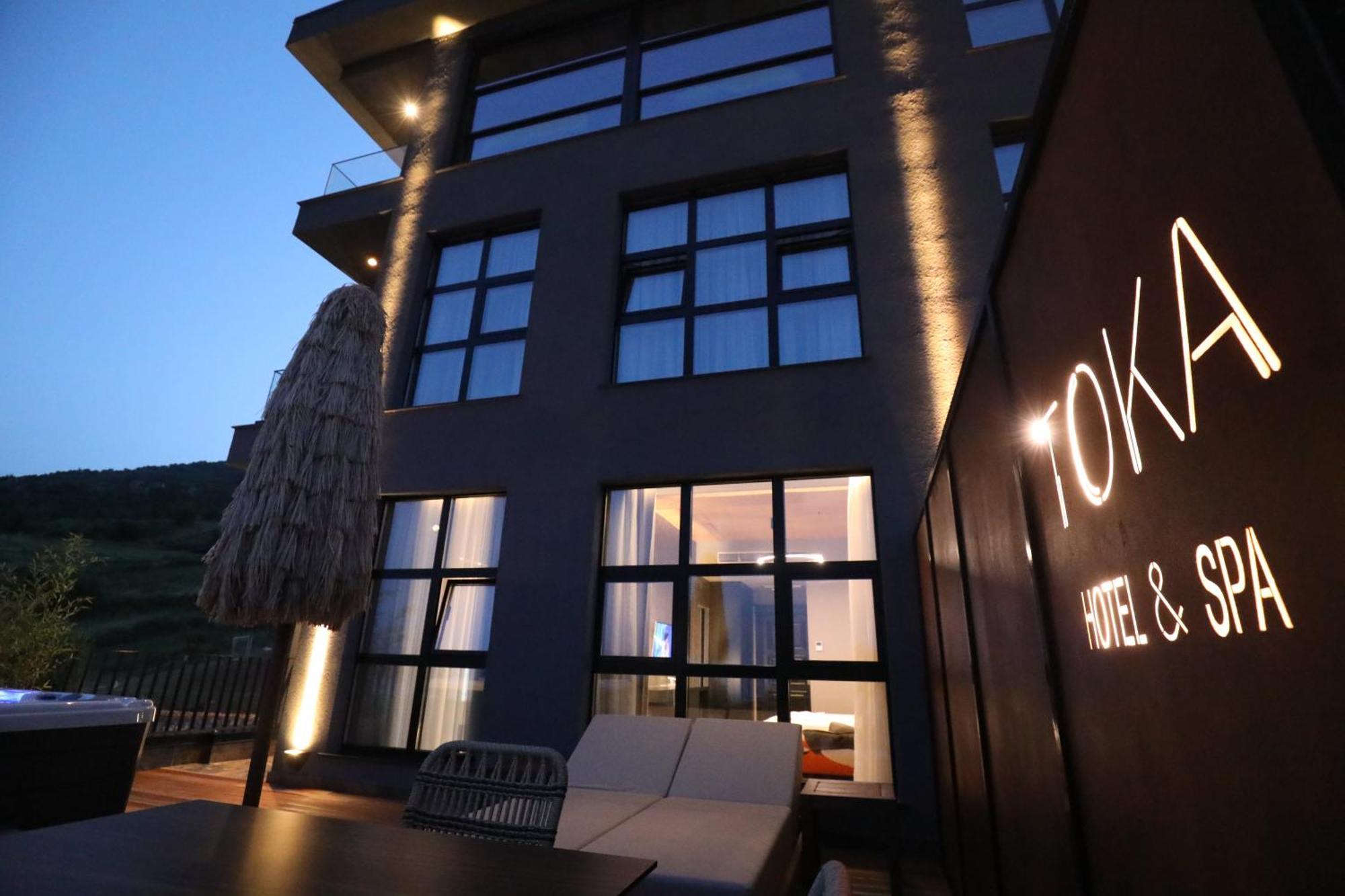 Toka Hotel Restaurant Udenisht Екстер'єр фото