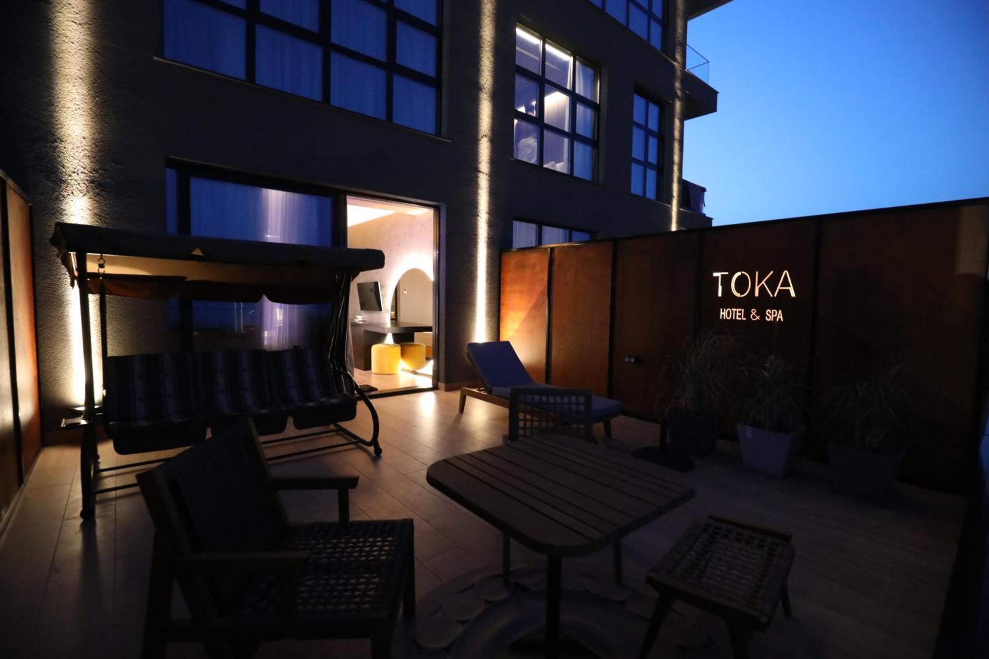 Toka Hotel Restaurant Udenisht Екстер'єр фото