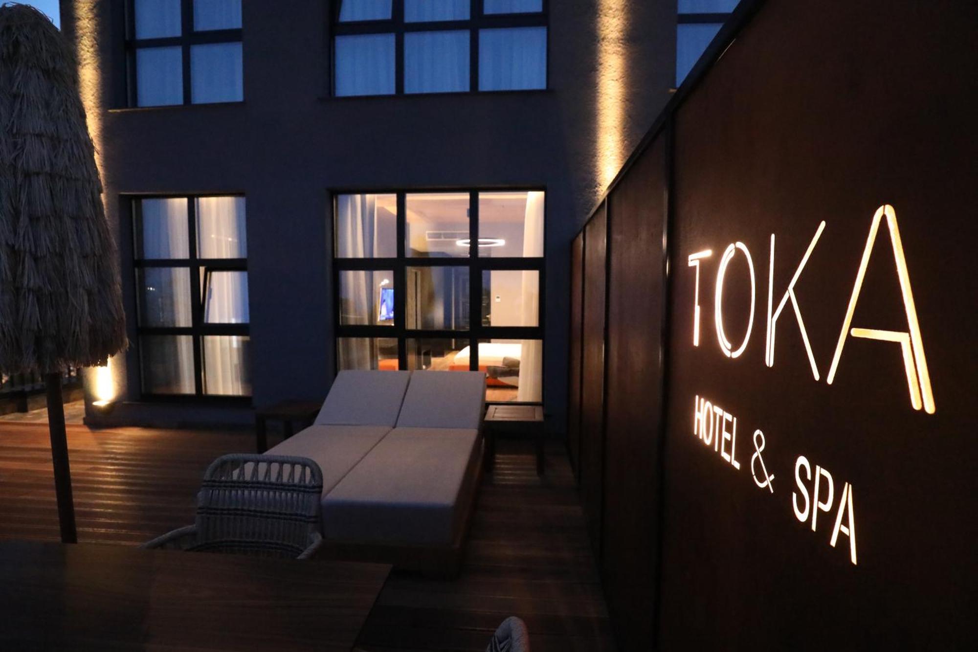 Toka Hotel Restaurant Udenisht Екстер'єр фото