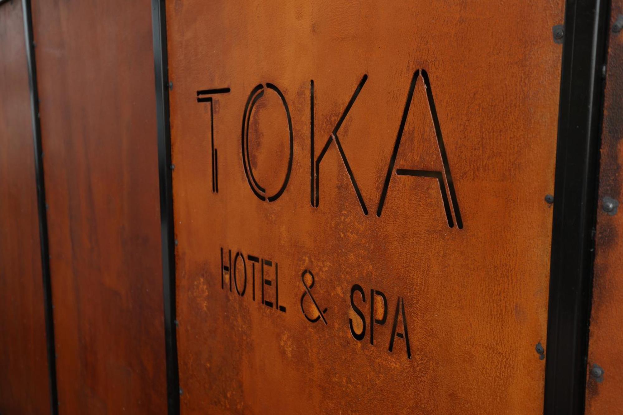 Toka Hotel Restaurant Udenisht Екстер'єр фото
