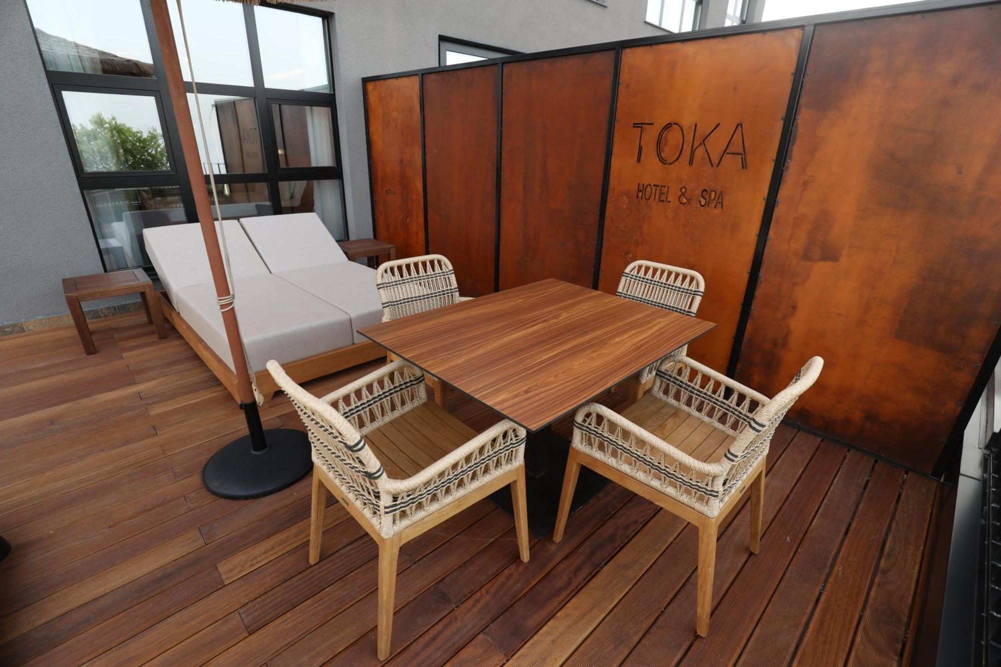 Toka Hotel Restaurant Udenisht Екстер'єр фото