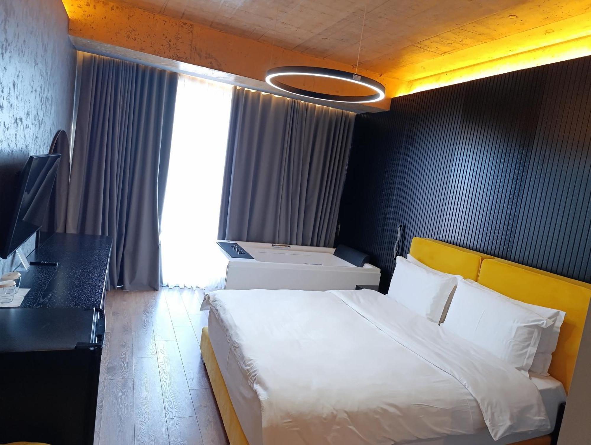 Toka Hotel Restaurant Udenisht Екстер'єр фото