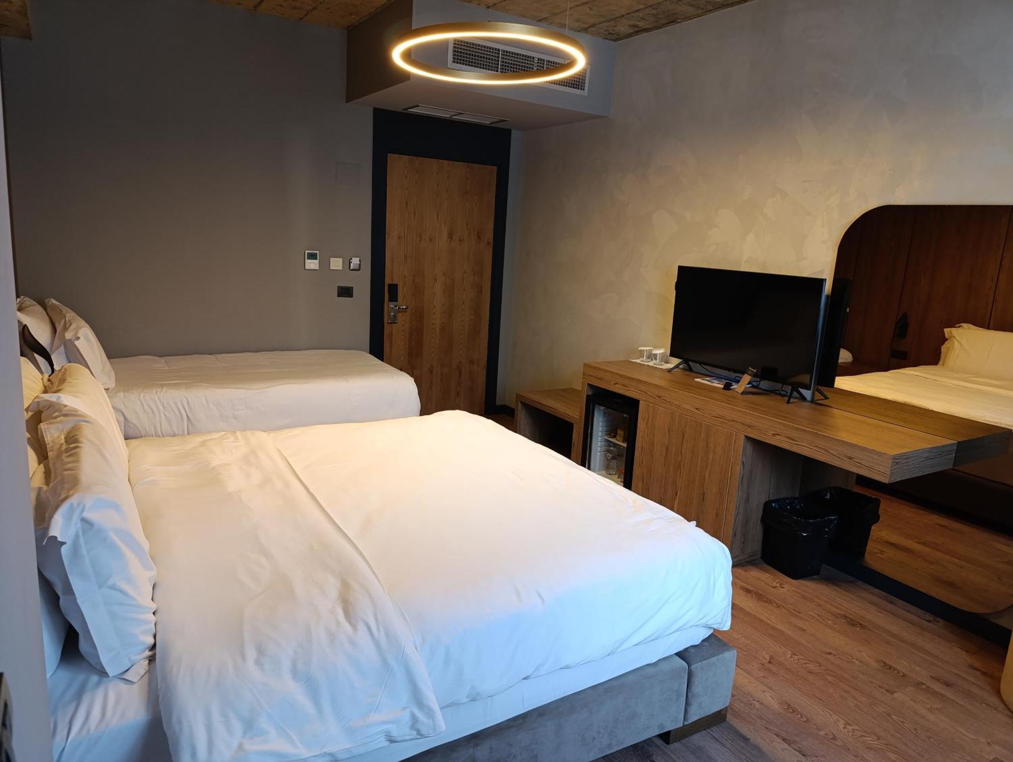 Toka Hotel Restaurant Udenisht Екстер'єр фото