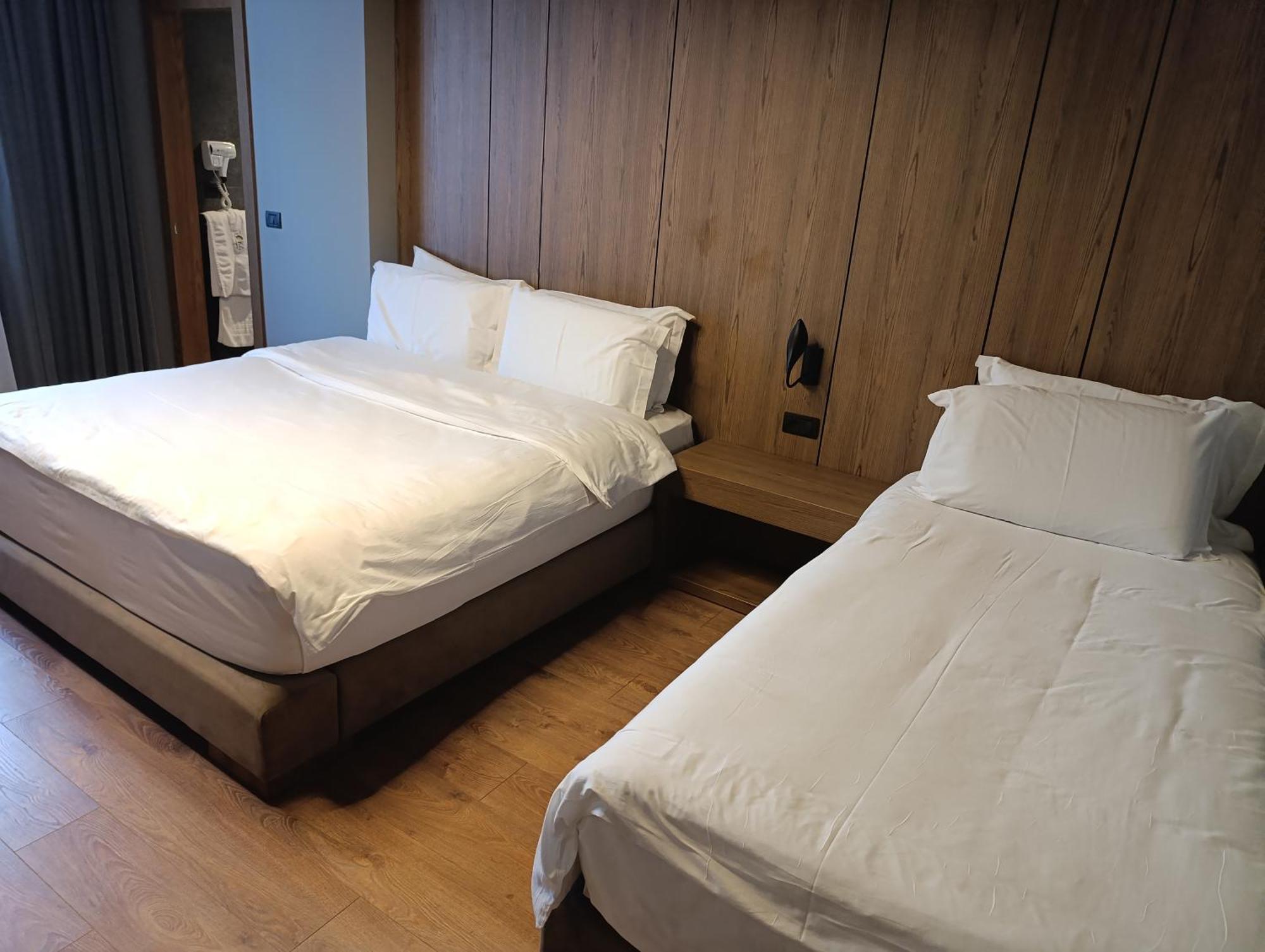 Toka Hotel Restaurant Udenisht Екстер'єр фото