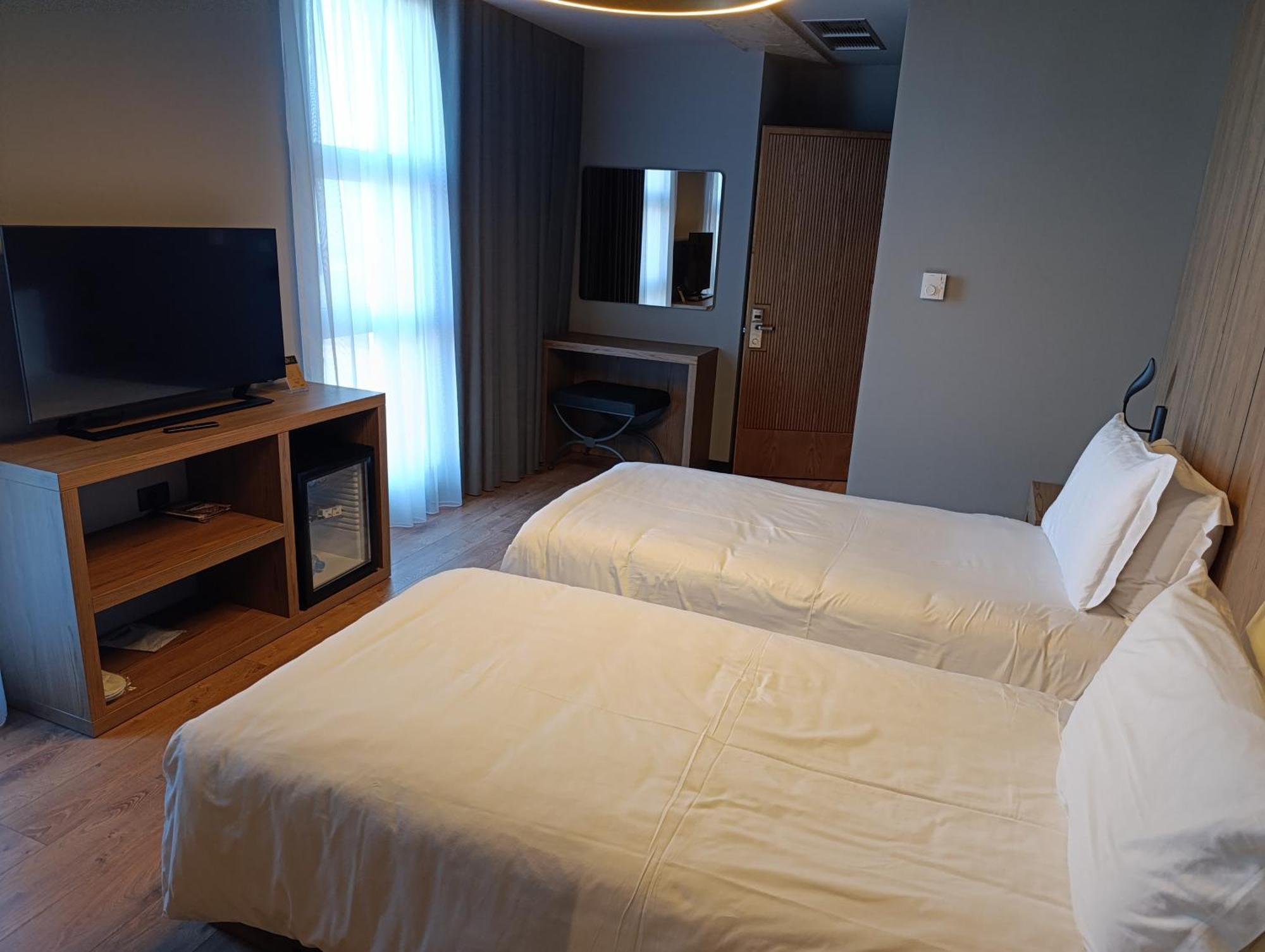 Toka Hotel Restaurant Udenisht Екстер'єр фото