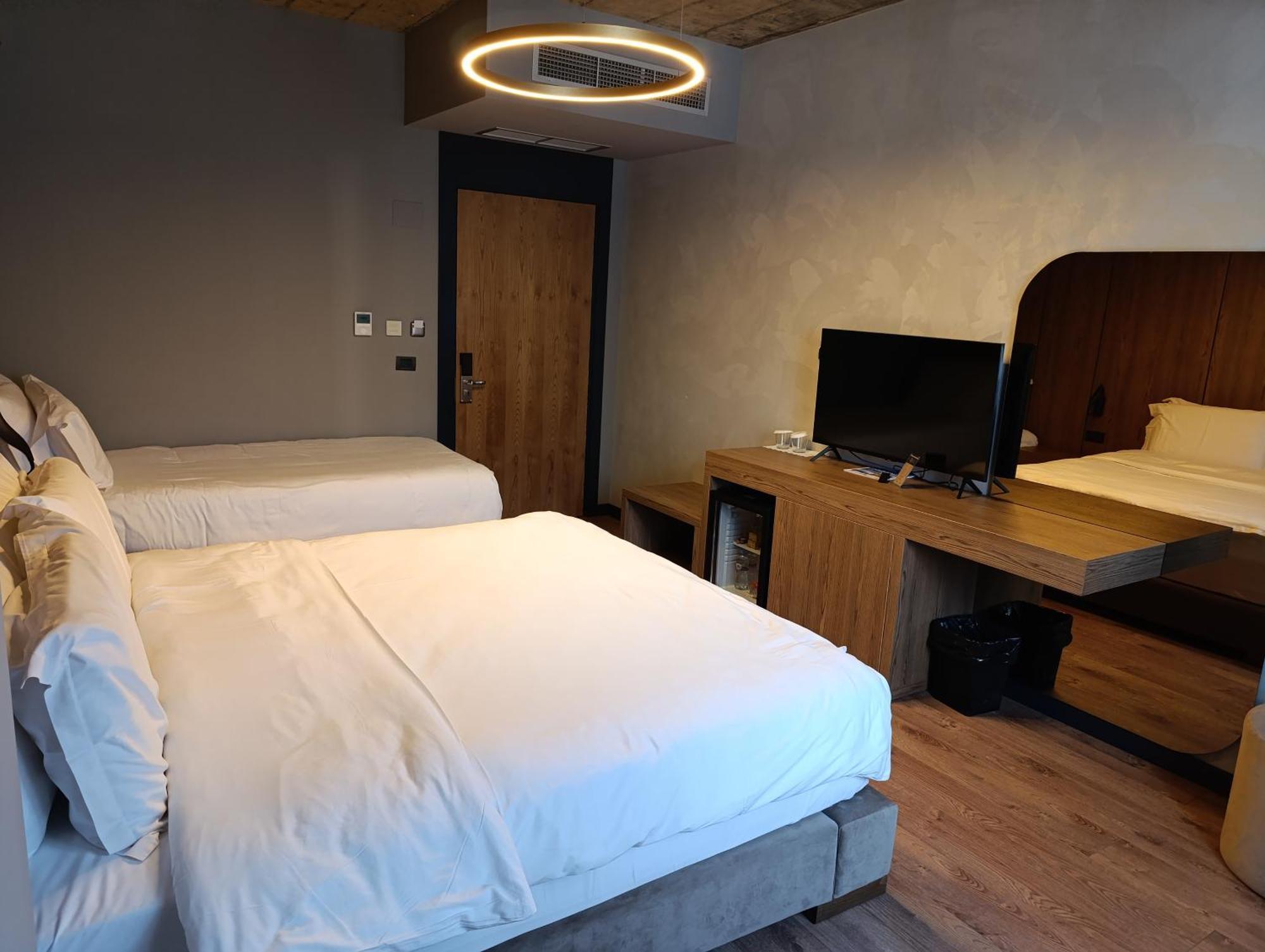 Toka Hotel Restaurant Udenisht Екстер'єр фото