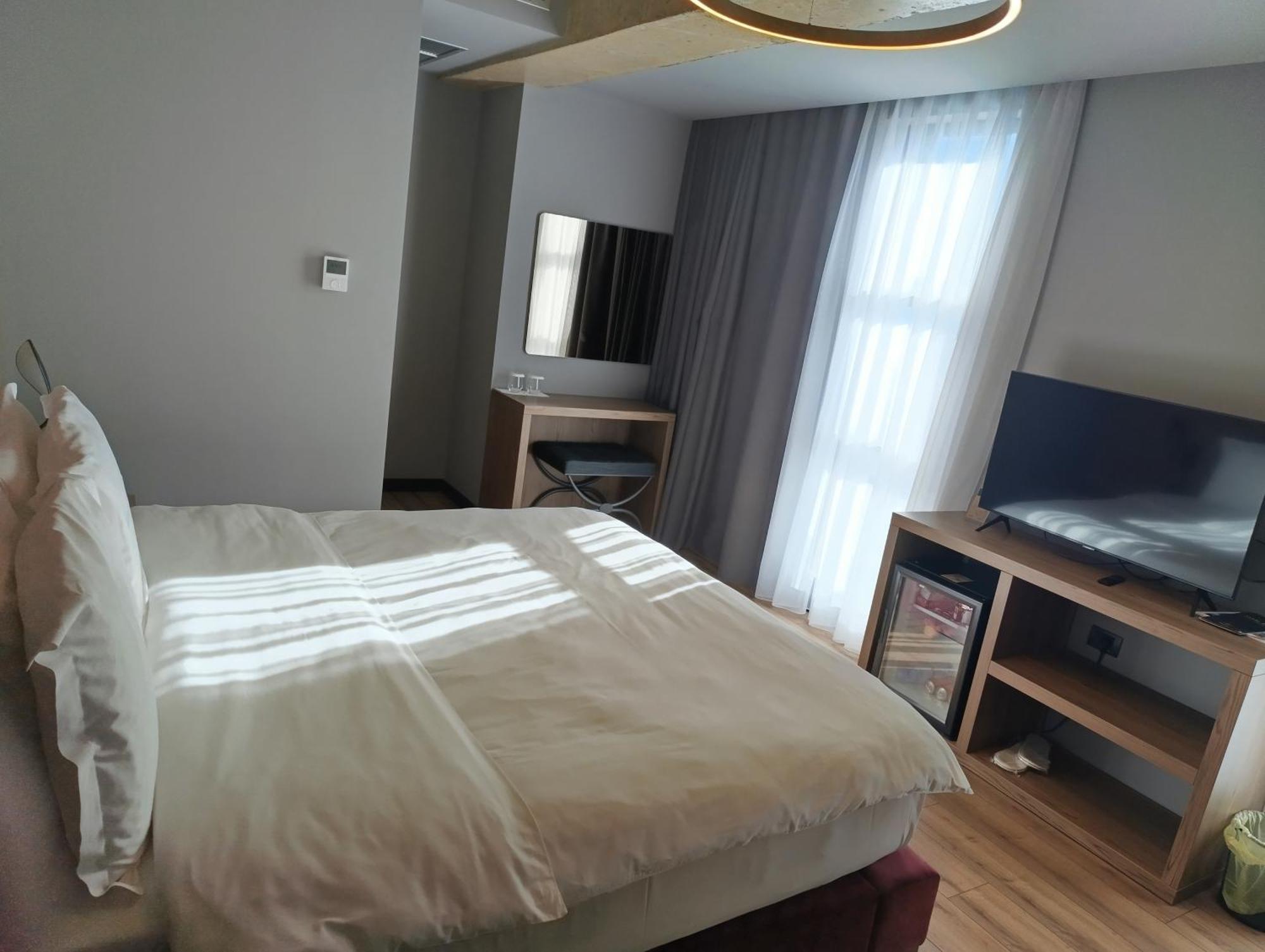 Toka Hotel Restaurant Udenisht Екстер'єр фото