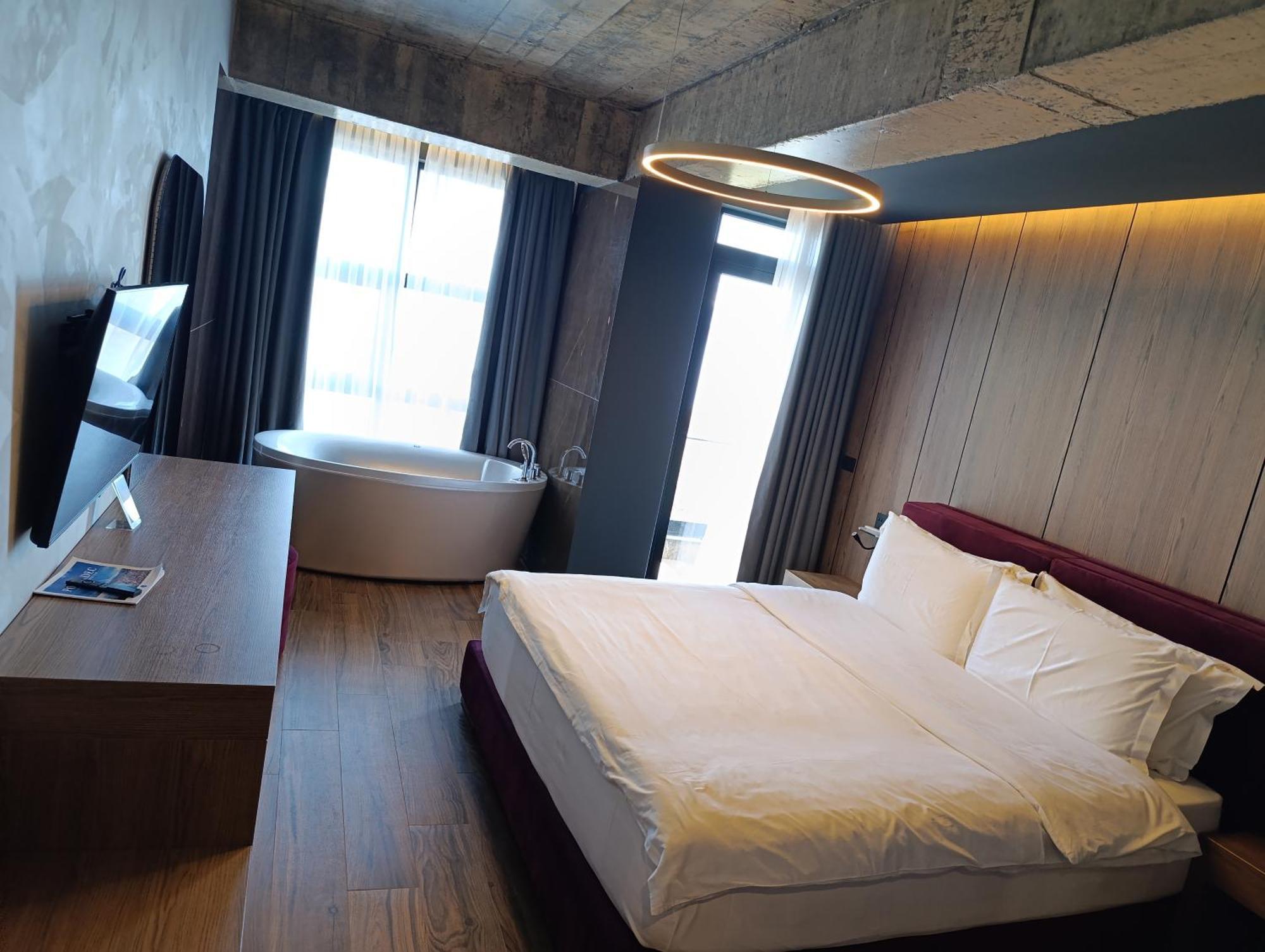 Toka Hotel Restaurant Udenisht Екстер'єр фото