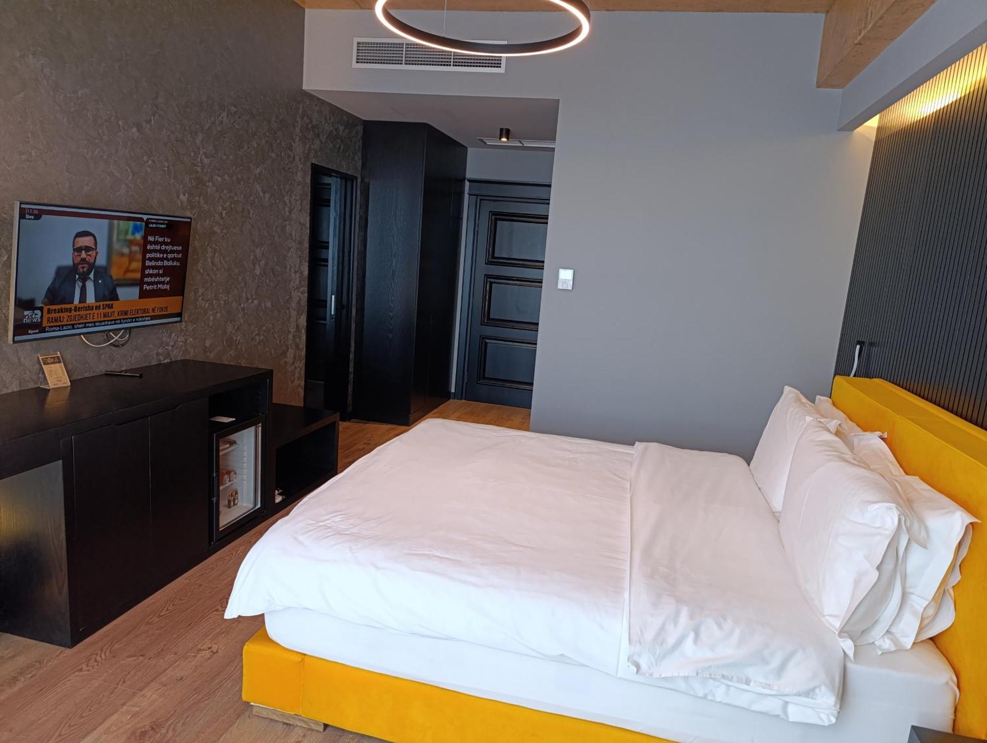 Toka Hotel Restaurant Udenisht Екстер'єр фото